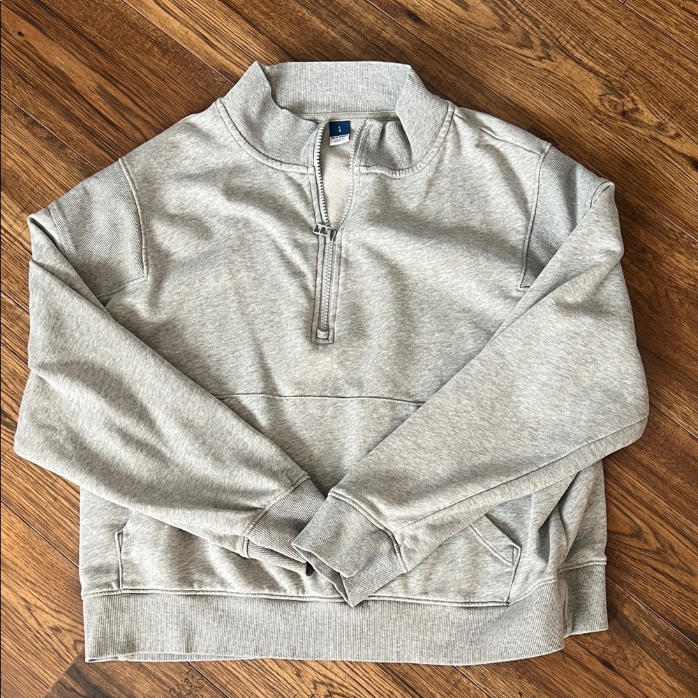 Old Navy Light Gray Women's Half-Zip Sweatshirt ( fits more a medium )